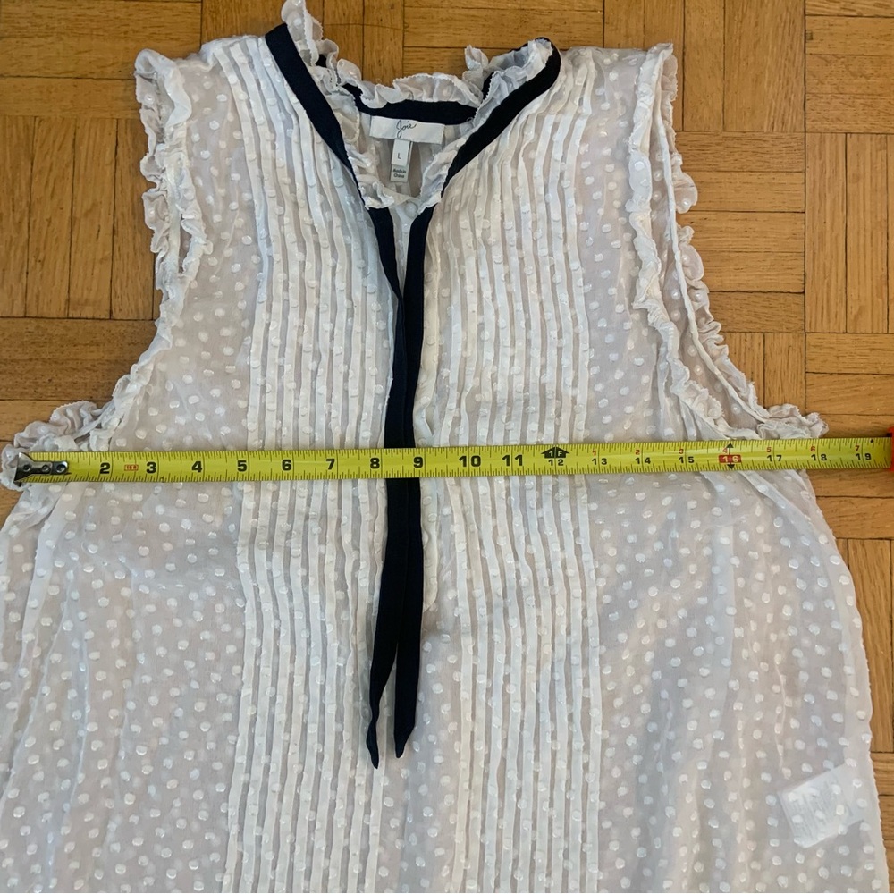 White Sleeveless Top with Black Velvet ribbon - Picture 9 of 9
